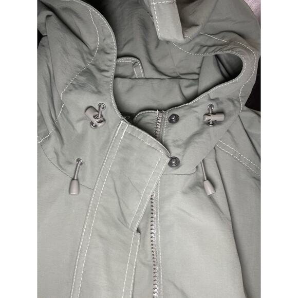 Eddie Bauer Lightweight Hooded Nylon Jacket – L - Picture 14 of 16